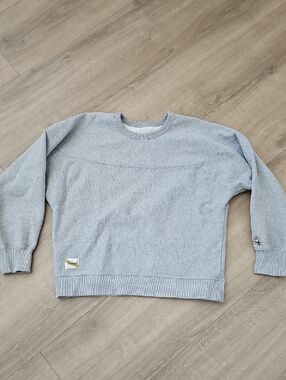 Tracksmith Light Gray Women's Crewneck Sweatshirt Size Medium